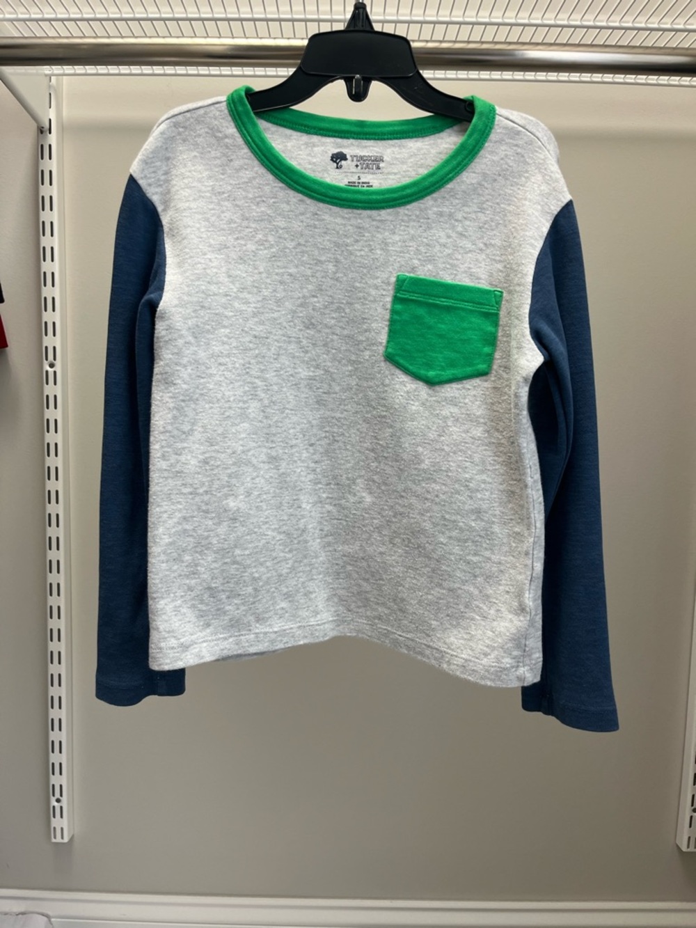 Tucker + Tate Gray, Navy & Green Long-Sleeve Colorblock Pocket Tee